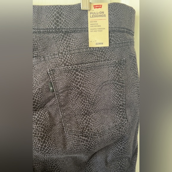 Plus size pants - Picture 3 of 4